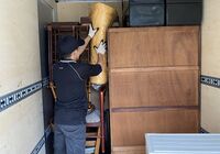 トラック積込みスタッフ